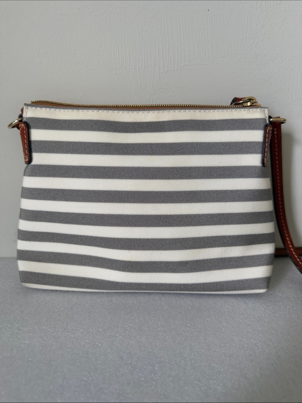 DOONEY & BOURKE Sullivan Striped Canvas Leather Crossbody Bag Purse Gray - Picture 2 of 15